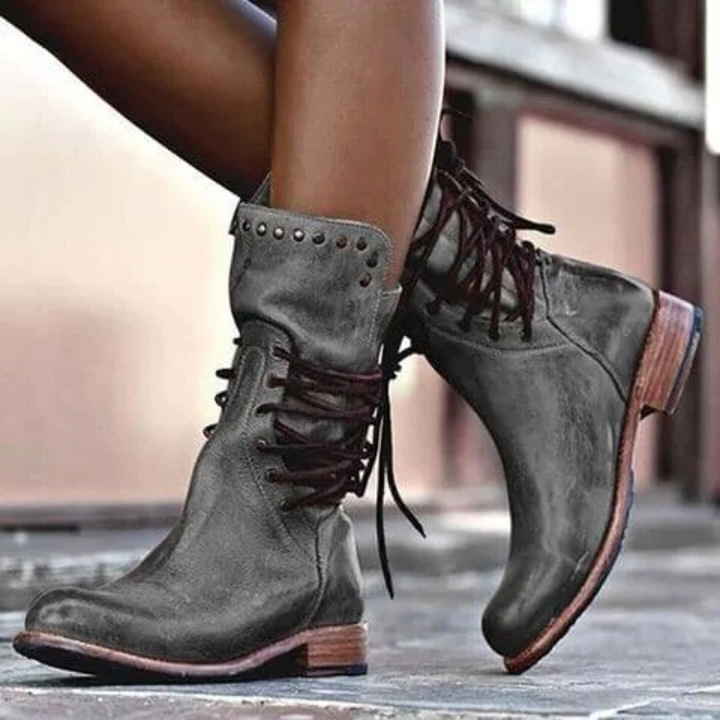 Caithlyn – Vintage Lace-Up Boots